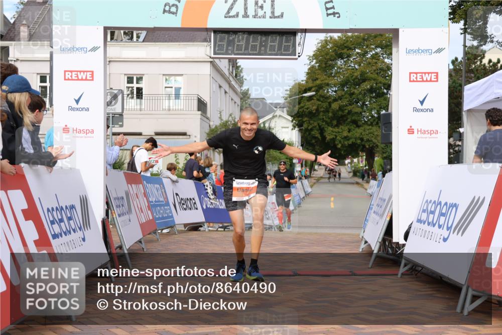 31.08.2025 - 21. Blankeneser Heldenlauf Strokosch-Dieckow http://msf.ph/oto/8640490 31.08.2025 09:44:54 Ziel 1096 meine-sportfotos.de