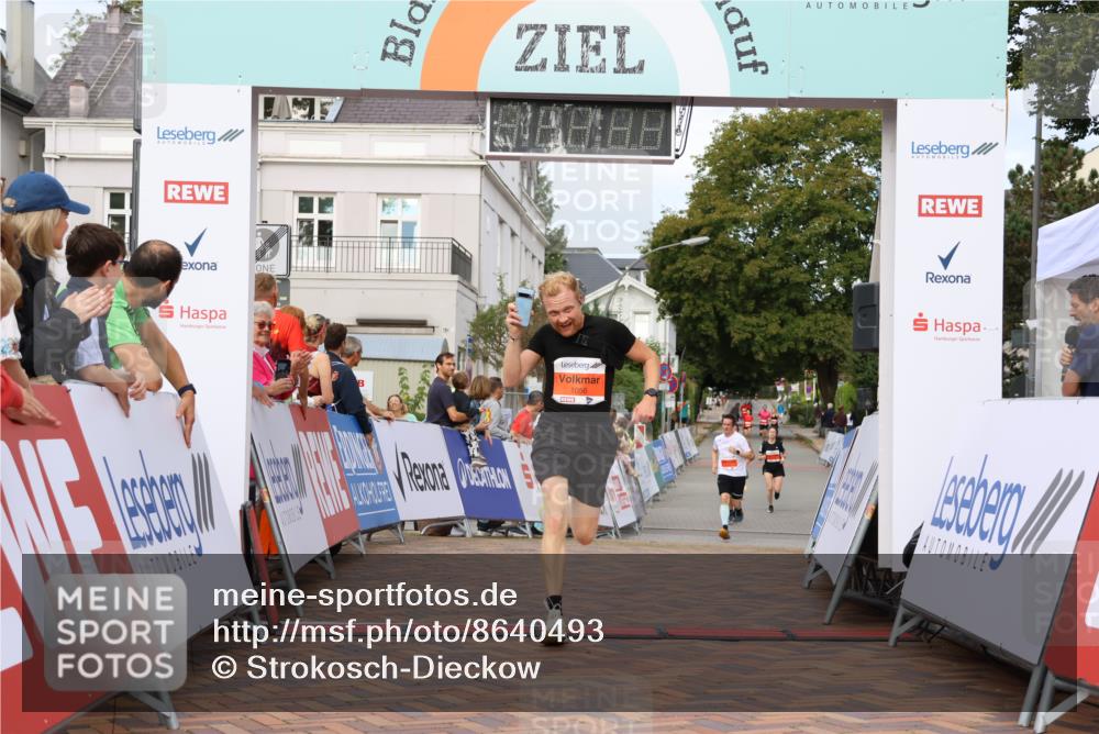 31.08.2025 - 21. Blankeneser Heldenlauf Strokosch-Dieckow http://msf.ph/oto/8640493 31.08.2025 09:40:55 Ziel 1056, 1151 meine-sportfotos.de