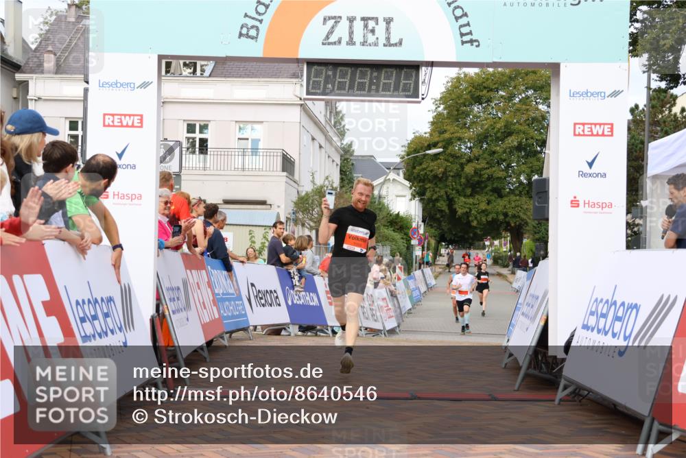31.08.2025 - 21. Blankeneser Heldenlauf Strokosch-Dieckow http://msf.ph/oto/8640546 31.08.2025 09:40:54 Ziel 1056, 1151 meine-sportfotos.de