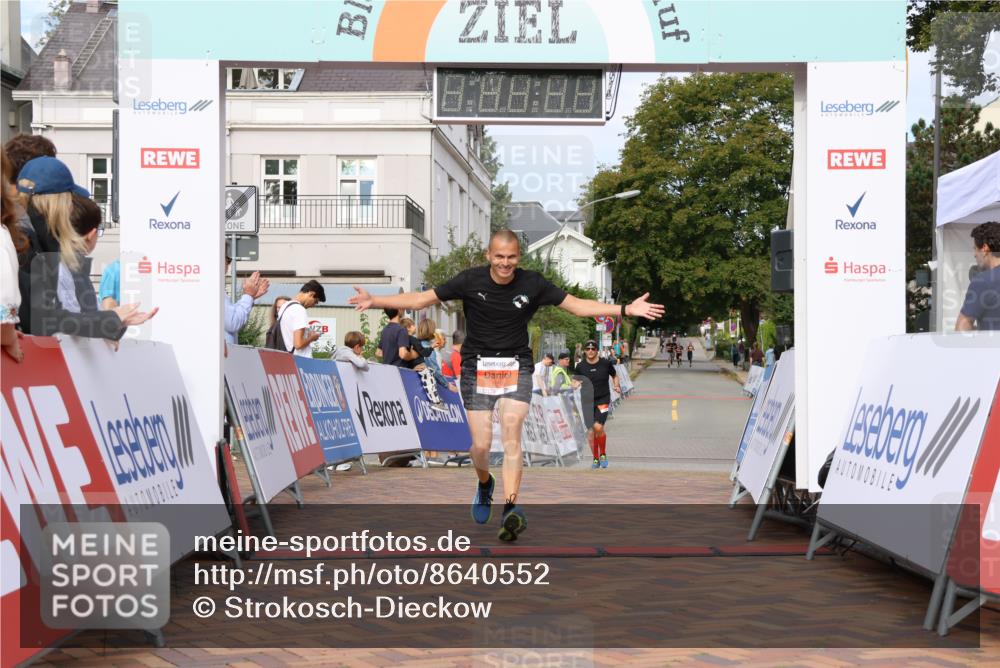 31.08.2025 - 21. Blankeneser Heldenlauf Strokosch-Dieckow http://msf.ph/oto/8640552 31.08.2025 09:44:53 Ziel 1096 meine-sportfotos.de