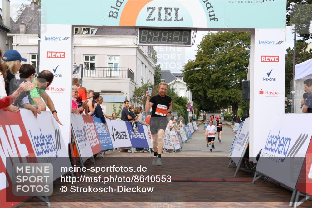 31.08.2025 - 21. Blankeneser Heldenlauf Strokosch-Dieckow http://msf.ph/oto/8640553 31.08.2025 09:40:54 Ziel 1056, 1151 meine-sportfotos.de