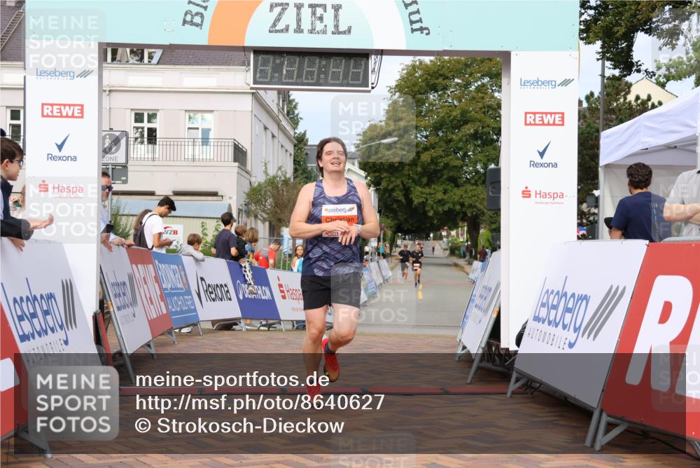 31.08.2025 - 21. Blankeneser Heldenlauf Strokosch-Dieckow http://msf.ph/oto/8640627 31.08.2025 09:44:43 Ziel 1066, 1131 meine-sportfotos.de
