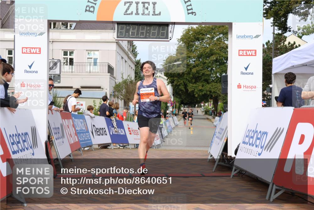 31.08.2025 - 21. Blankeneser Heldenlauf Strokosch-Dieckow http://msf.ph/oto/8640651 31.08.2025 09:44:43 Ziel 1066, 1131 meine-sportfotos.de