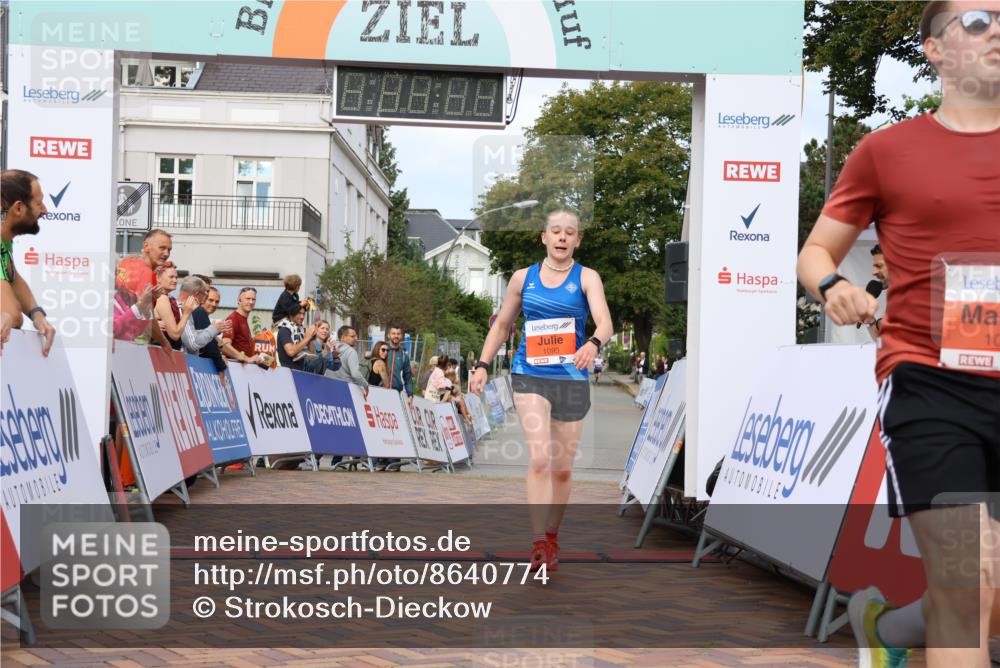 31.08.2025 - 21. Blankeneser Heldenlauf Strokosch-Dieckow http://msf.ph/oto/8640774 31.08.2025 09:40:10 Ziel 1158, 1083, 1008, 1093 meine-sportfotos.de