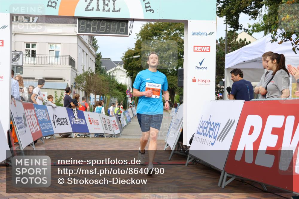 31.08.2025 - 21. Blankeneser Heldenlauf Strokosch-Dieckow http://msf.ph/oto/8640790 31.08.2025 09:44:31 Ziel 1017 meine-sportfotos.de