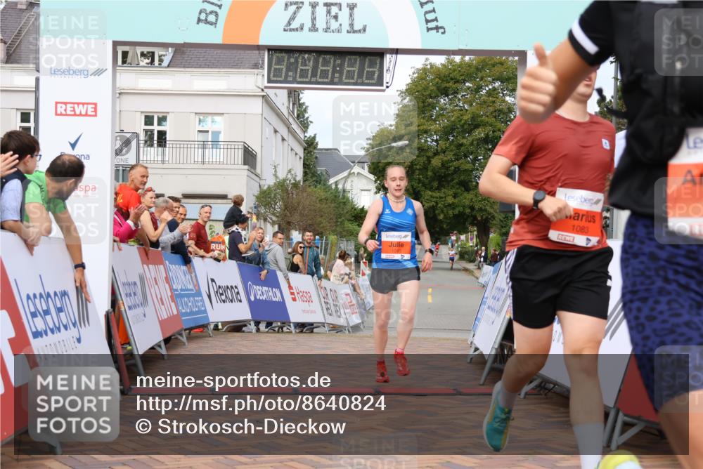 31.08.2025 - 21. Blankeneser Heldenlauf Strokosch-Dieckow http://msf.ph/oto/8640824 31.08.2025 09:40:10 Ziel 1158, 1083, 1008, 1093 meine-sportfotos.de