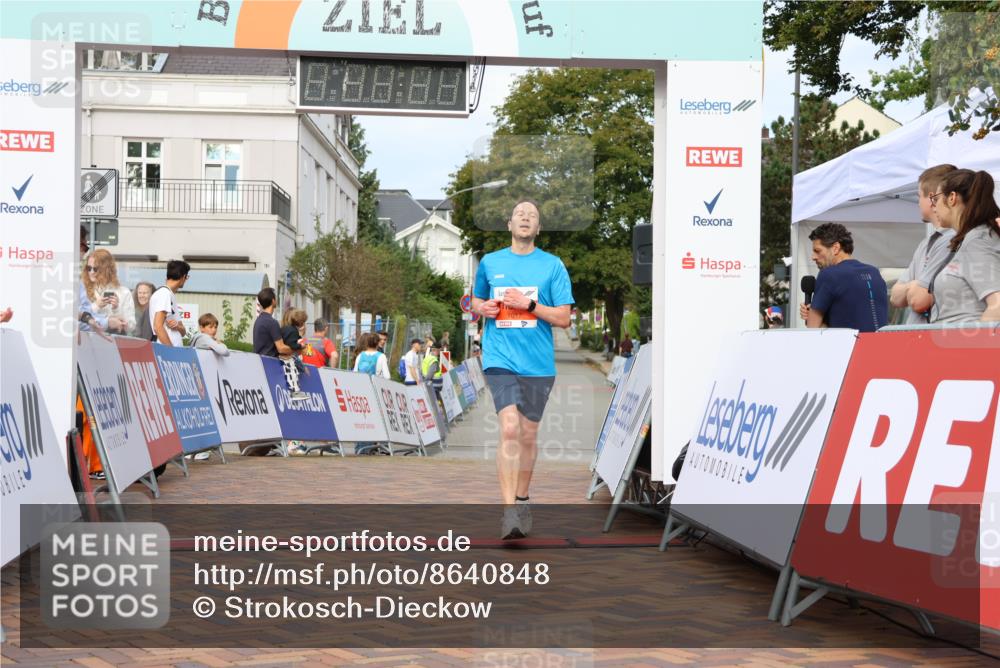 31.08.2025 - 21. Blankeneser Heldenlauf Strokosch-Dieckow http://msf.ph/oto/8640848 31.08.2025 09:44:30 Ziel 1017 meine-sportfotos.de