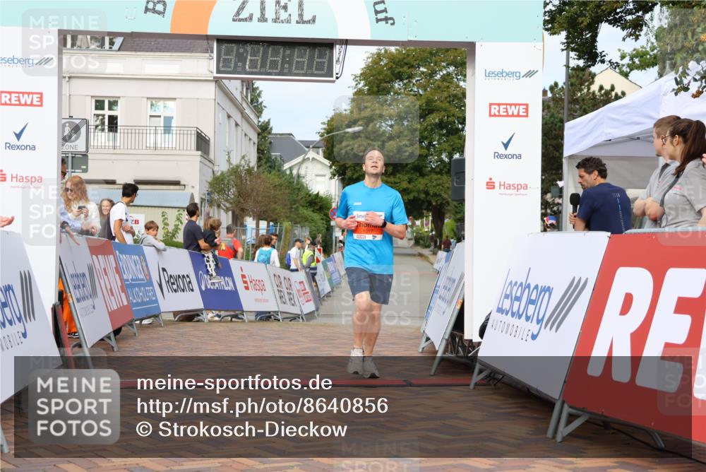31.08.2025 - 21. Blankeneser Heldenlauf Strokosch-Dieckow http://msf.ph/oto/8640856 31.08.2025 09:44:30 Ziel 1017 meine-sportfotos.de