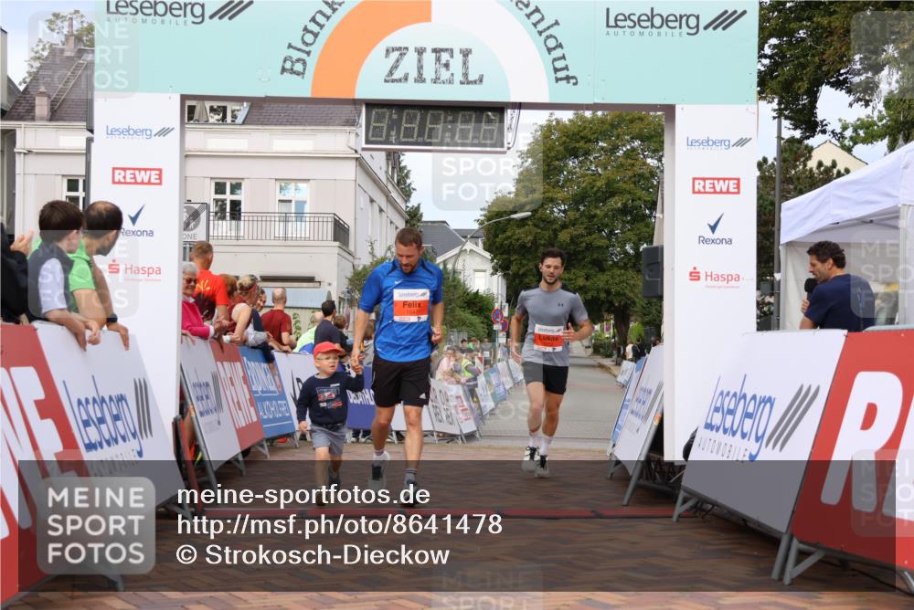 31.08.2025 - 21. Blankeneser Heldenlauf Strokosch-Dieckow http://msf.ph/oto/8641478 31.08.2025 09:39:24 Ziel 1136, 1052, 1047 meine-sportfotos.de