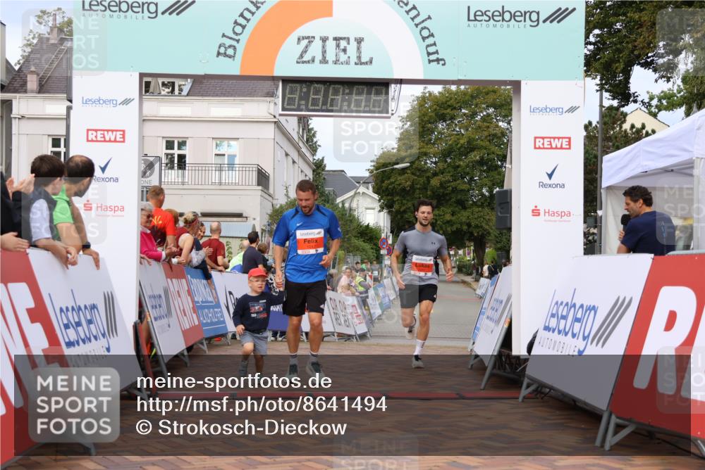 31.08.2025 - 21. Blankeneser Heldenlauf Strokosch-Dieckow http://msf.ph/oto/8641494 31.08.2025 09:39:24 Ziel 1136, 1052, 1047 meine-sportfotos.de