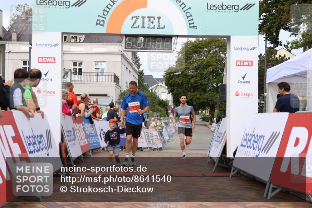 31.08.2025 - 21. Blankeneser Heldenlauf Strokosch-Dieckow http://msf.ph/oto/8641540 31.08.2025 09:39:23 Ziel 1136, 1052, 1047 meine-sportfotos.de