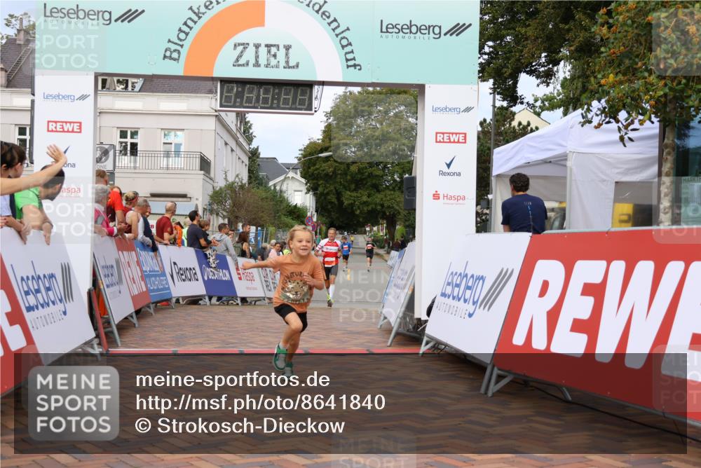 31.08.2025 - 21. Blankeneser Heldenlauf Strokosch-Dieckow http://msf.ph/oto/8641840 31.08.2025 09:39:06 Ziel 1049, 1001 meine-sportfotos.de