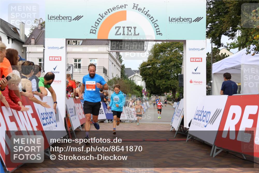 31.08.2025 - 21. Blankeneser Heldenlauf Strokosch-Dieckow http://msf.ph/oto/8641870 31.08.2025 09:39:03 Ziel 1143, 1049 meine-sportfotos.de