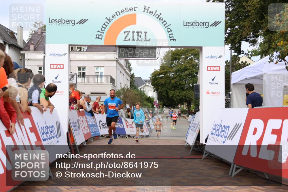 31.08.2025 - 21. Blankeneser Heldenlauf Strokosch-Dieckow http://msf.ph/oto/8641975 31.08.2025 09:39:01 Ziel 1143, 1049 meine-sportfotos.de