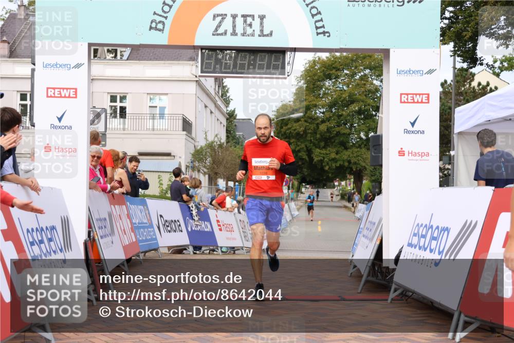31.08.2025 - 21. Blankeneser Heldenlauf Strokosch-Dieckow http://msf.ph/oto/8642044 31.08.2025 09:41:19 Ziel 1138, 1177, 1087, 1038 meine-sportfotos.de