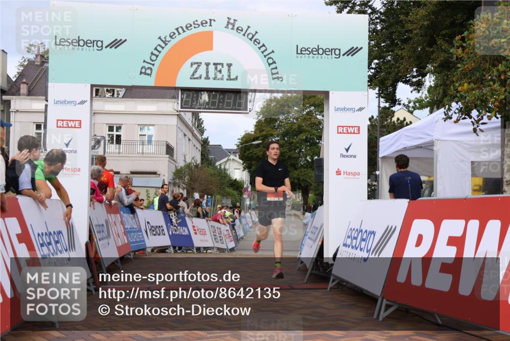 31.08.2025 - 21. Blankeneser Heldenlauf Strokosch-Dieckow http://msf.ph/oto/8642135 31.08.2025 09:38:36 Ziel 1085, 1084, 1174 meine-sportfotos.de