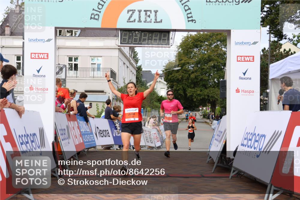 31.08.2025 - 21. Blankeneser Heldenlauf Strokosch-Dieckow http://msf.ph/oto/8642256 31.08.2025 09:41:11 Ziel 1137, 1138, 1177 meine-sportfotos.de