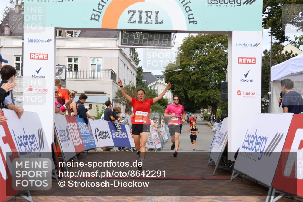 31.08.2025 - 21. Blankeneser Heldenlauf Strokosch-Dieckow http://msf.ph/oto/8642291 31.08.2025 09:41:11 Ziel 1137, 1138, 1177 meine-sportfotos.de