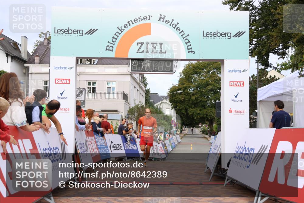 31.08.2025 - 21. Blankeneser Heldenlauf Strokosch-Dieckow http://msf.ph/oto/8642389 31.08.2025 09:36:31 Ziel 1082 meine-sportfotos.de
