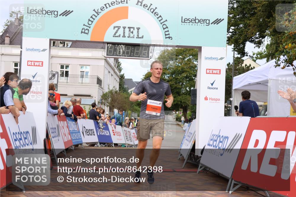 31.08.2025 - 21. Blankeneser Heldenlauf Strokosch-Dieckow http://msf.ph/oto/8642398 31.08.2025 09:35:59 Ziel 1160 meine-sportfotos.de