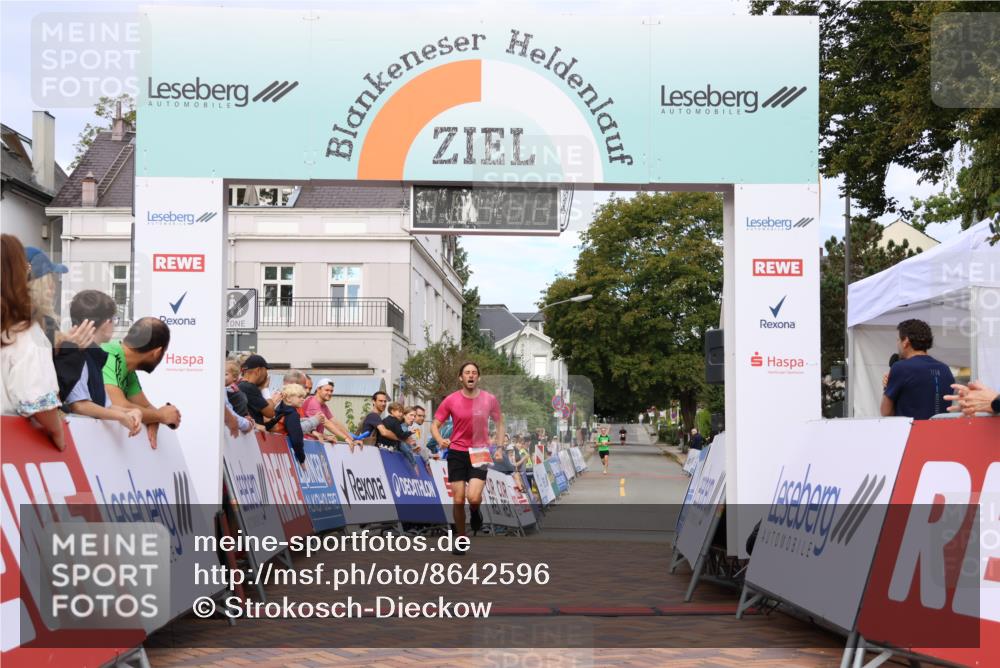 31.08.2025 - 21. Blankeneser Heldenlauf Strokosch-Dieckow http://msf.ph/oto/8642596 31.08.2025 09:34:18 Ziel 1124 meine-sportfotos.de