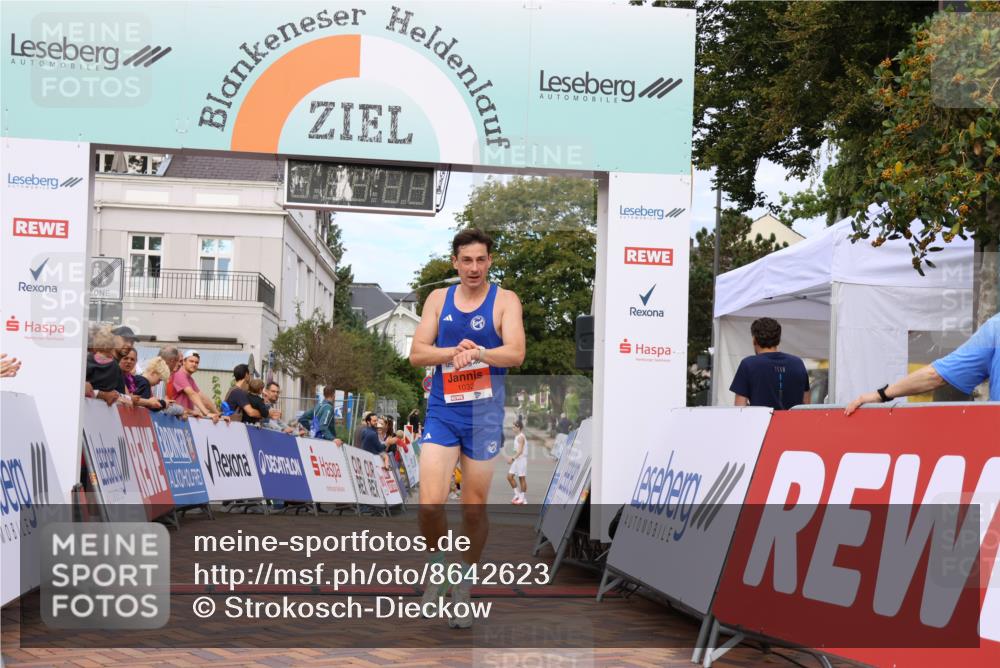 31.08.2025 - 21. Blankeneser Heldenlauf Strokosch-Dieckow http://msf.ph/oto/8642623 31.08.2025 09:33:51 Ziel 1032 meine-sportfotos.de