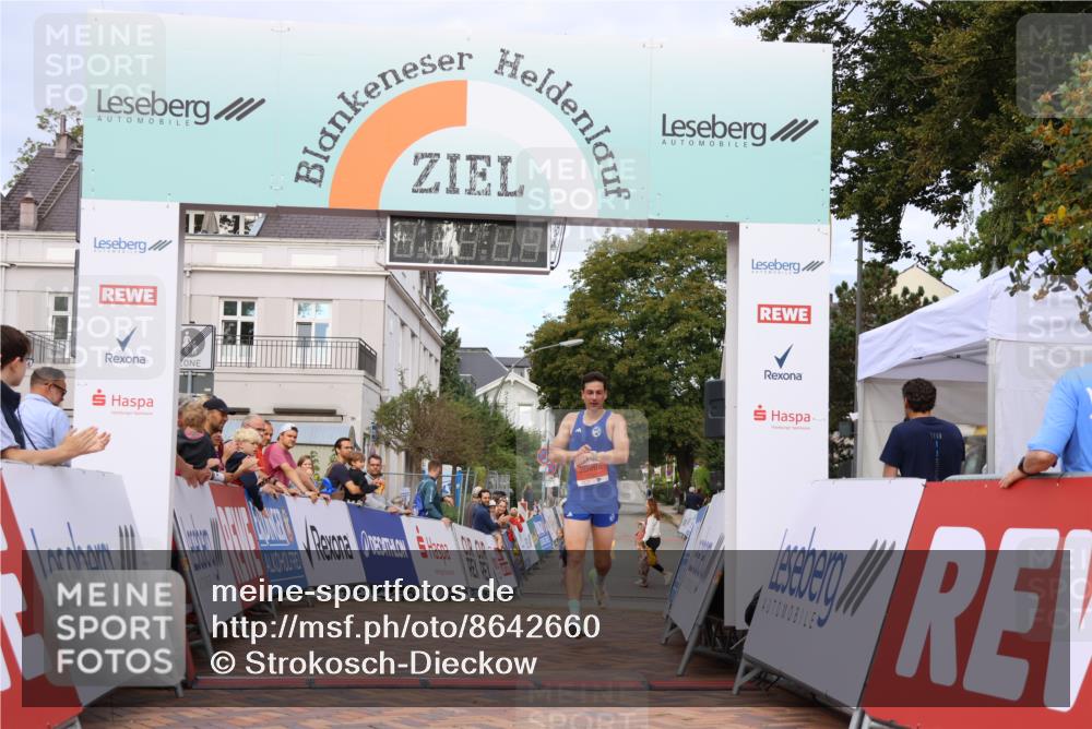 31.08.2025 - 21. Blankeneser Heldenlauf Strokosch-Dieckow http://msf.ph/oto/8642660 31.08.2025 09:33:50 Ziel 1032 meine-sportfotos.de