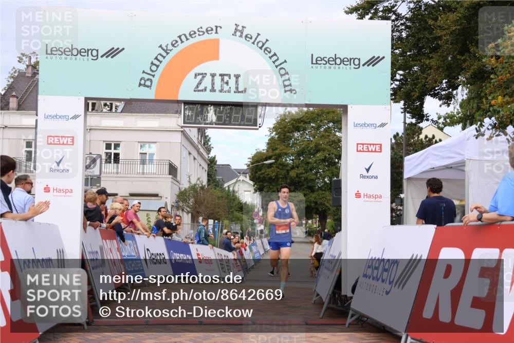 31.08.2025 - 21. Blankeneser Heldenlauf Strokosch-Dieckow http://msf.ph/oto/8642669 31.08.2025 09:33:50 Ziel 1032 meine-sportfotos.de
