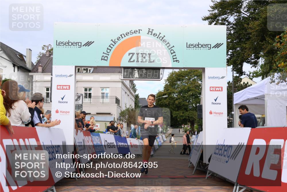 31.08.2025 - 21. Blankeneser Heldenlauf Strokosch-Dieckow http://msf.ph/oto/8642695 31.08.2025 09:33:18 Ziel 1024 meine-sportfotos.de