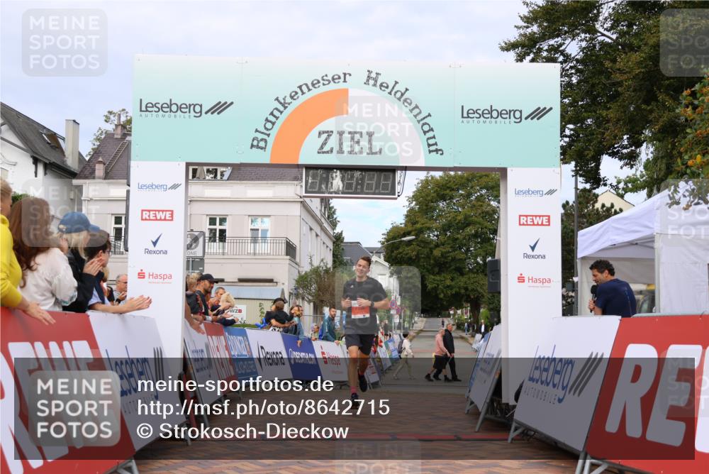 31.08.2025 - 21. Blankeneser Heldenlauf Strokosch-Dieckow http://msf.ph/oto/8642715 31.08.2025 09:33:18 Ziel 1024 meine-sportfotos.de