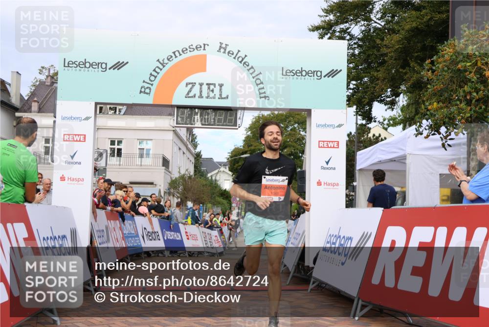31.08.2025 - 21. Blankeneser Heldenlauf Strokosch-Dieckow http://msf.ph/oto/8642724 31.08.2025 09:32:36 Ziel 1065 meine-sportfotos.de