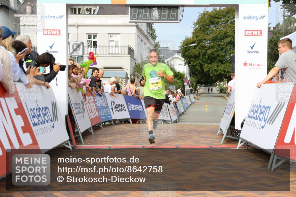 31.08.2025 - 21. Blankeneser Heldenlauf Strokosch-Dieckow http://msf.ph/oto/8642758 31.08.2025 10:14:11 Ziel 2570 meine-sportfotos.de