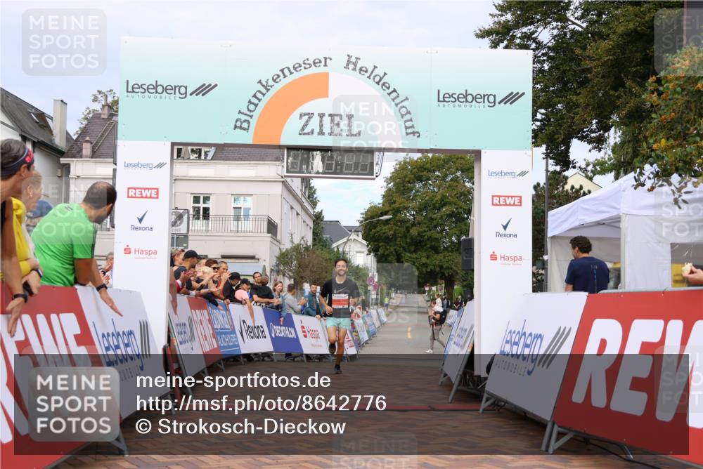 31.08.2025 - 21. Blankeneser Heldenlauf Strokosch-Dieckow http://msf.ph/oto/8642776 31.08.2025 09:32:34 Ziel 1065 meine-sportfotos.de