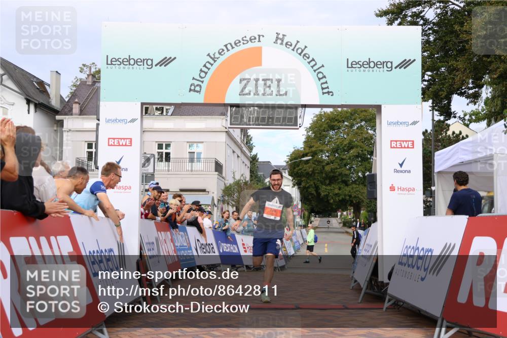 31.08.2025 - 21. Blankeneser Heldenlauf Strokosch-Dieckow http://msf.ph/oto/8642811 31.08.2025 09:32:10 Ziel 1039 meine-sportfotos.de