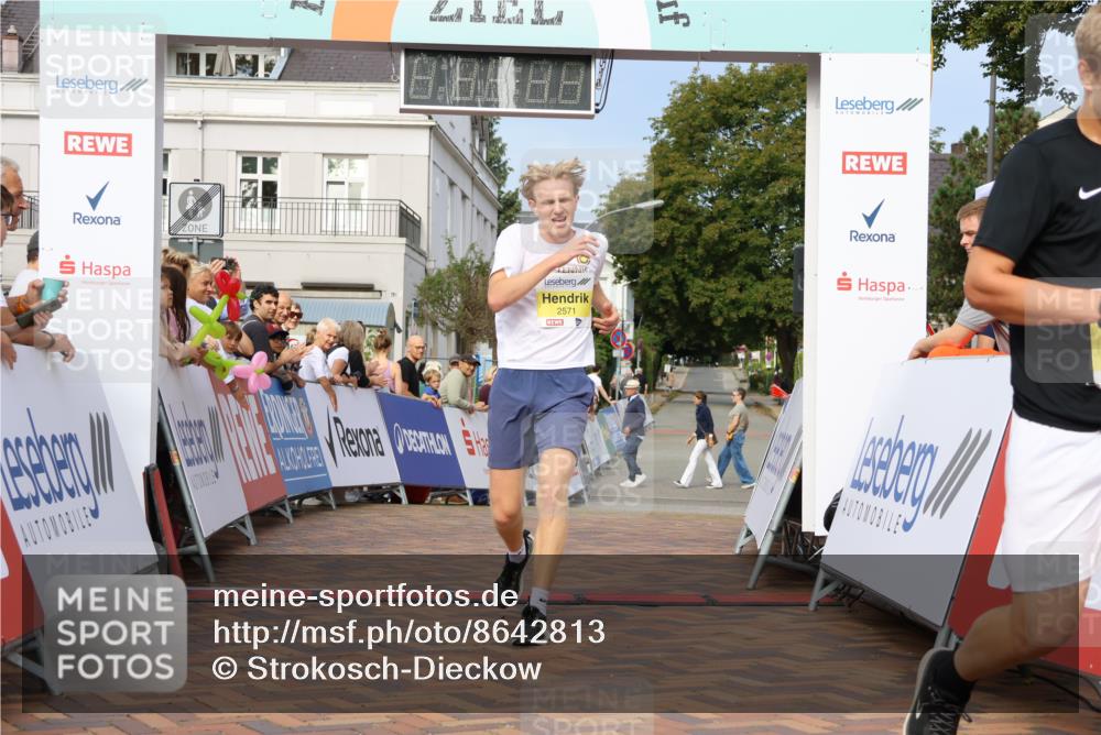 31.08.2025 - 21. Blankeneser Heldenlauf Strokosch-Dieckow http://msf.ph/oto/8642813 31.08.2025 10:13:14 Ziel 2571, 2663 meine-sportfotos.de