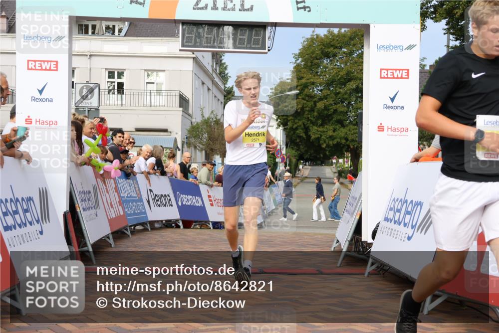 31.08.2025 - 21. Blankeneser Heldenlauf Strokosch-Dieckow http://msf.ph/oto/8642821 31.08.2025 10:13:14 Ziel 2571, 2663 meine-sportfotos.de