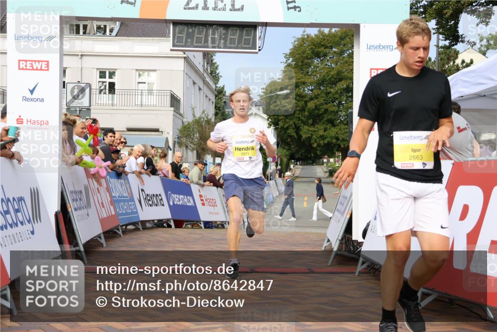 31.08.2025 - 21. Blankeneser Heldenlauf Strokosch-Dieckow http://msf.ph/oto/8642847 31.08.2025 10:13:14 Ziel 2571, 2663 meine-sportfotos.de