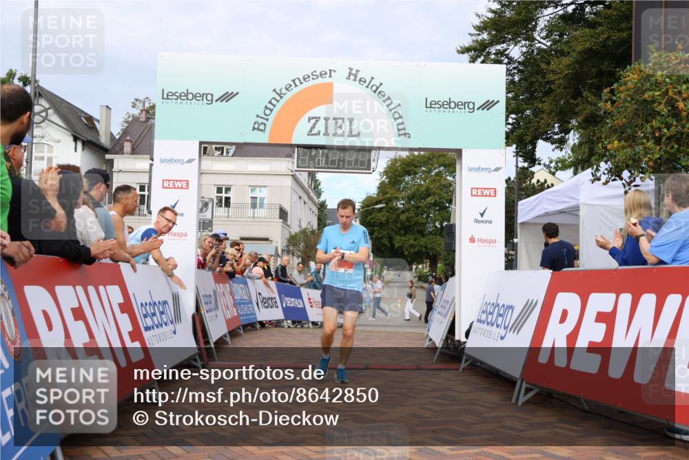 31.08.2025 - 21. Blankeneser Heldenlauf Strokosch-Dieckow http://msf.ph/oto/8642850 31.08.2025 09:31:38 Ziel 1155 meine-sportfotos.de