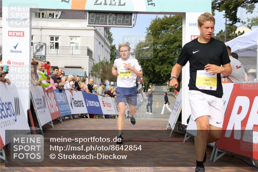 31.08.2025 - 21. Blankeneser Heldenlauf Strokosch-Dieckow http://msf.ph/oto/8642854 31.08.2025 10:13:14 Ziel 2571, 2663 meine-sportfotos.de