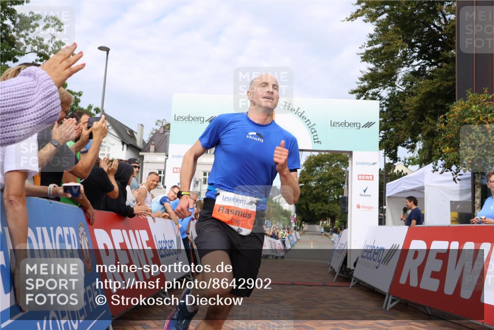 31.08.2025 - 21. Blankeneser Heldenlauf Strokosch-Dieckow http://msf.ph/oto/8642902 31.08.2025 09:31:20 Ziel 1090 meine-sportfotos.de