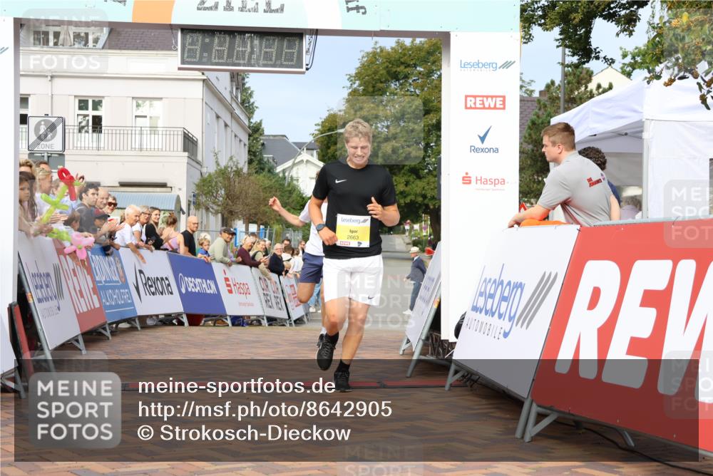 31.08.2025 - 21. Blankeneser Heldenlauf Strokosch-Dieckow http://msf.ph/oto/8642905 31.08.2025 10:13:13 Ziel 2571, 2663 meine-sportfotos.de
