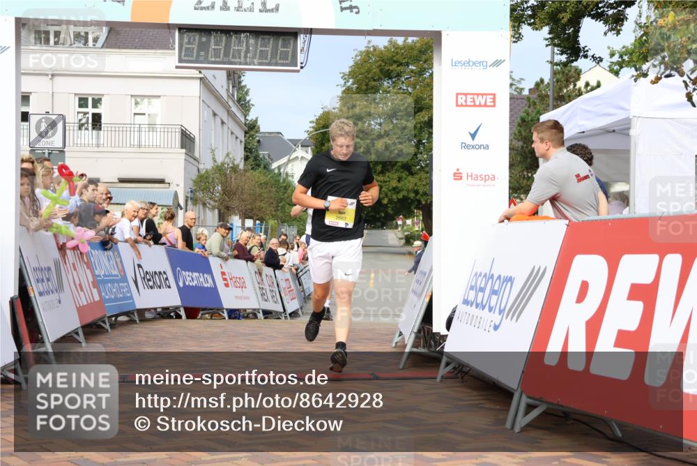 31.08.2025 - 21. Blankeneser Heldenlauf Strokosch-Dieckow http://msf.ph/oto/8642928 31.08.2025 10:13:13 Ziel 2571, 2663 meine-sportfotos.de