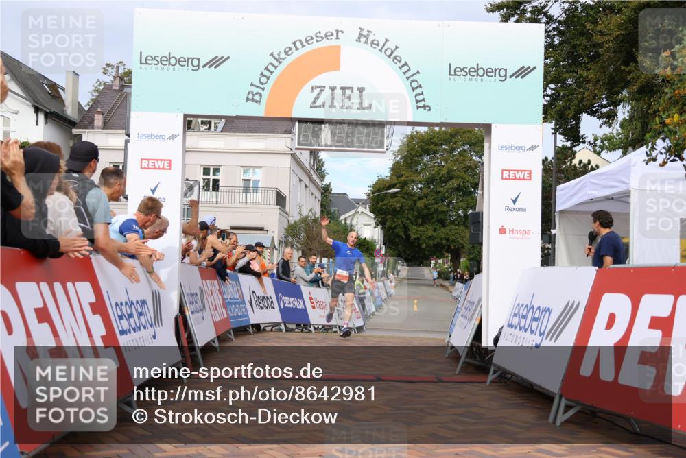 31.08.2025 - 21. Blankeneser Heldenlauf Strokosch-Dieckow http://msf.ph/oto/8642981 31.08.2025 09:31:17 Ziel 1090 meine-sportfotos.de