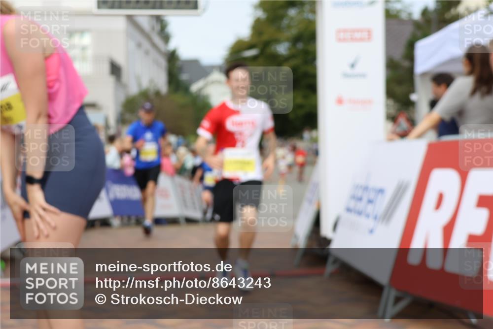 31.08.2025 - 21. Blankeneser Heldenlauf Strokosch-Dieckow http://msf.ph/oto/8643243 31.08.2025 10:24:56 Ziel 2151, 2049, 2733, 2398, 2428, 2384, 2496 meine-sportfotos.de