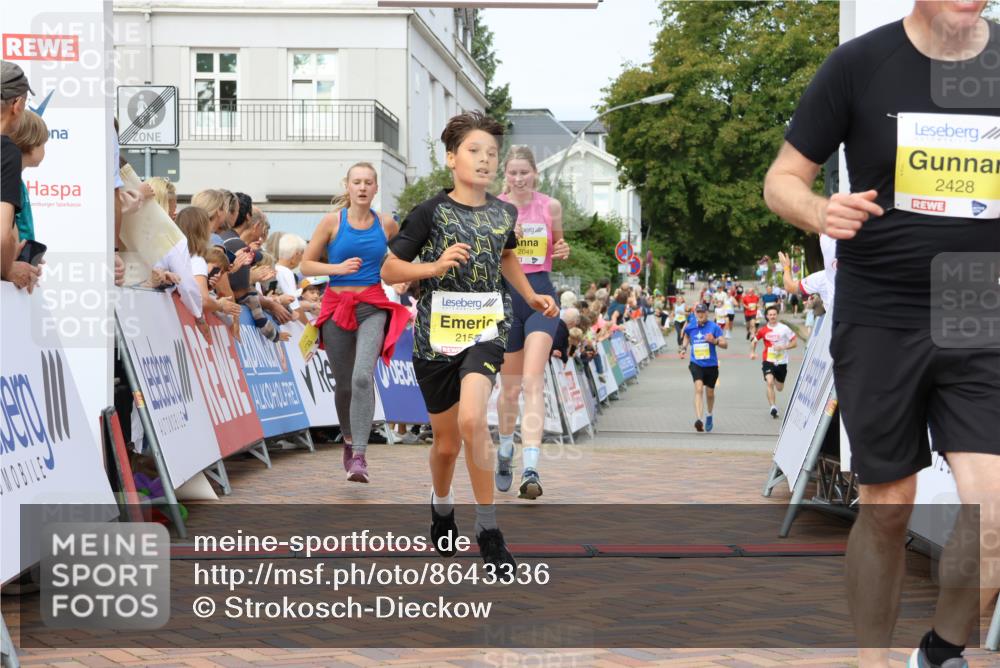 31.08.2025 - 21. Blankeneser Heldenlauf Strokosch-Dieckow http://msf.ph/oto/8643336 31.08.2025 10:24:50 Ziel 2151, 2049, 2733, 2428 meine-sportfotos.de
