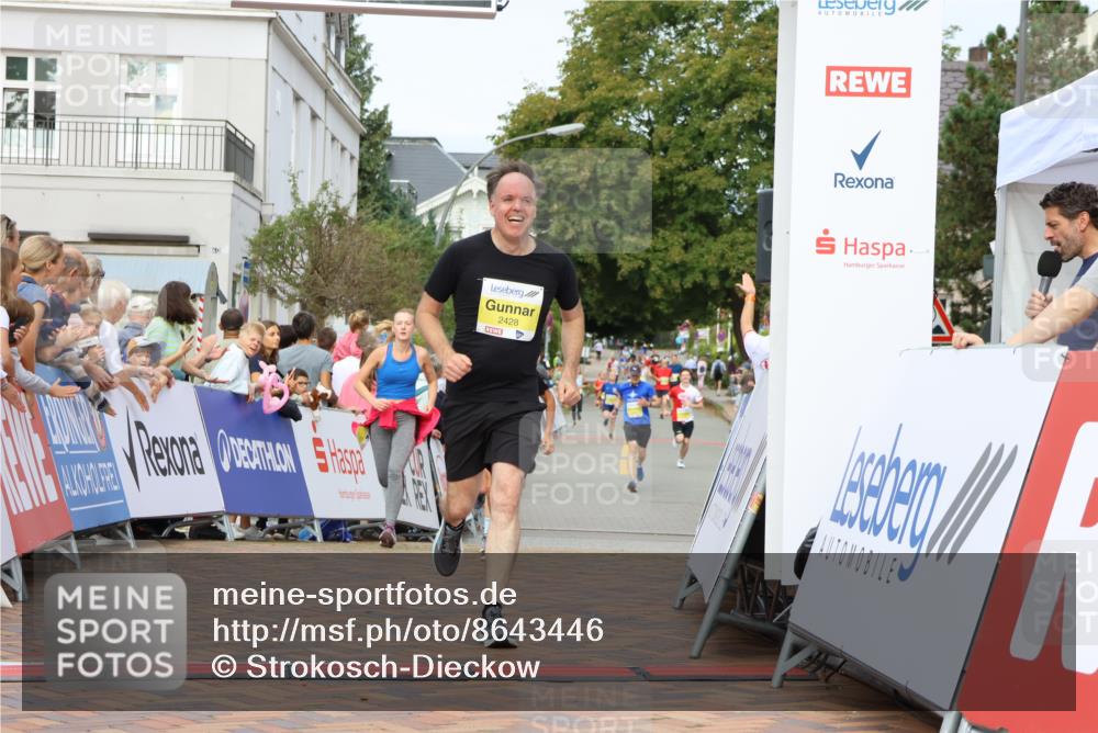 31.08.2025 - 21. Blankeneser Heldenlauf Strokosch-Dieckow http://msf.ph/oto/8643446 31.08.2025 10:24:48 Ziel 2317, 2151, 2049, 2733, 2428 meine-sportfotos.de