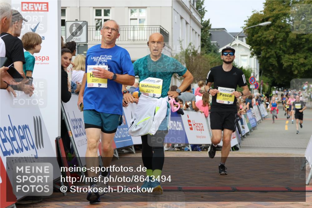 31.08.2025 - 21. Blankeneser Heldenlauf Strokosch-Dieckow http://msf.ph/oto/8643494 31.08.2025 10:24:40 Ziel 2317, 2698, 2716, 2662, 2370, 2291 meine-sportfotos.de