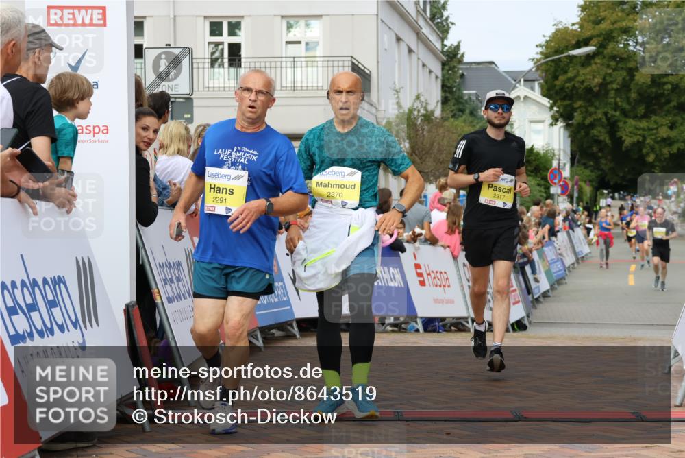 31.08.2025 - 21. Blankeneser Heldenlauf Strokosch-Dieckow http://msf.ph/oto/8643519 31.08.2025 10:24:40 Ziel 2317, 2698, 2716, 2662, 2370, 2291 meine-sportfotos.de