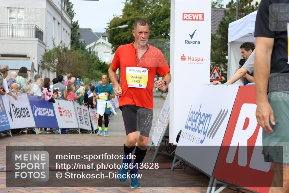 31.08.2025 - 21. Blankeneser Heldenlauf Strokosch-Dieckow http://msf.ph/oto/8643628 31.08.2025 10:24:34 Ziel 2698, 2325, 2587, 2716, 2662 meine-sportfotos.de
