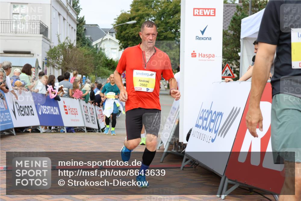 31.08.2025 - 21. Blankeneser Heldenlauf Strokosch-Dieckow http://msf.ph/oto/8643639 31.08.2025 10:24:34 Ziel 2698, 2325, 2587, 2716, 2662 meine-sportfotos.de